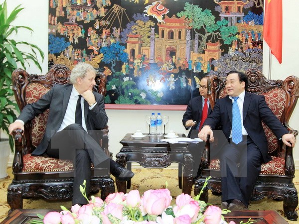 รองนายกรัฐมนตรีหว่างจุงห่ายให้การต้อนรับนายกเทศมนตรีนครอัมสเตอร์ดัม